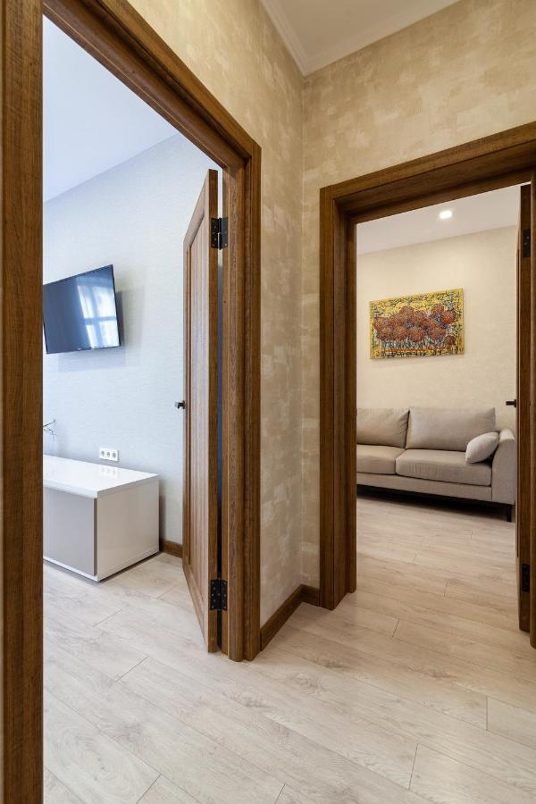 Alfa Apartments Svobody 39 Лвив Екстериор снимка